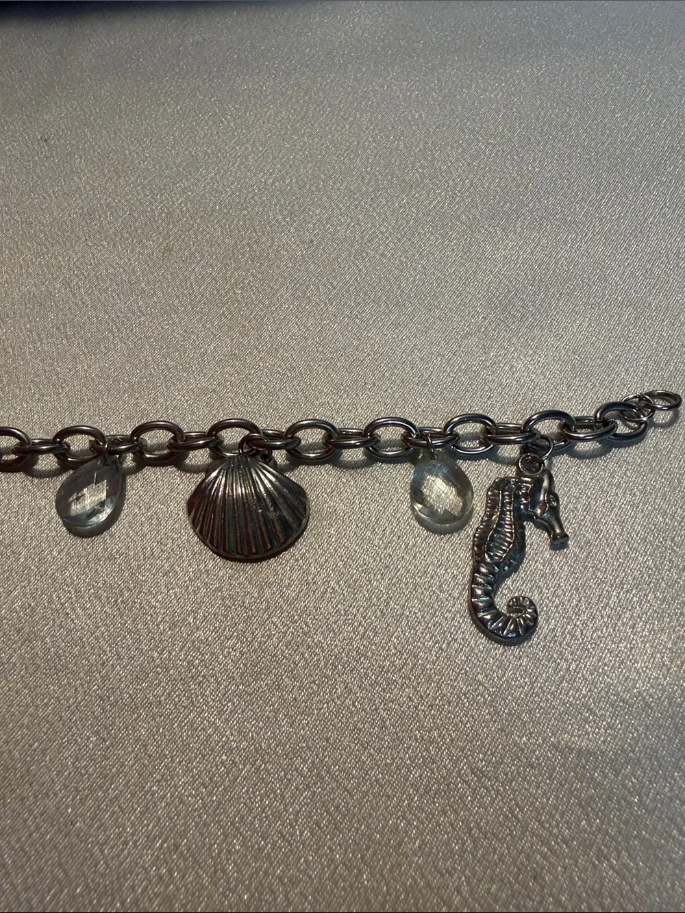 Source Unknown Silver Shell & Teardrop Charm Bracelet